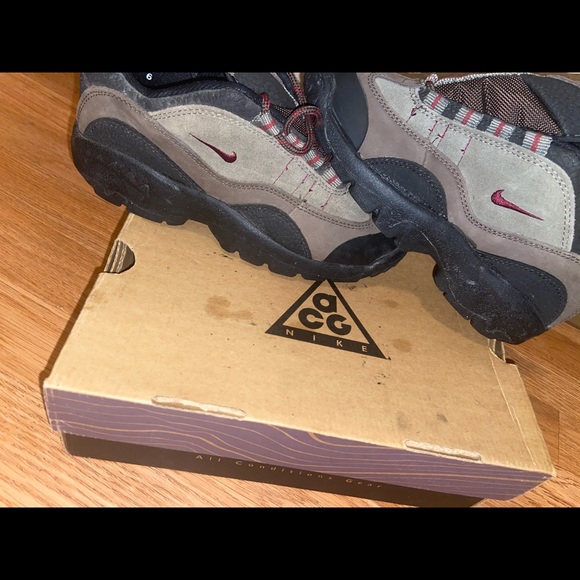 Nike VINTAGE ACG boots size 6 Woman - Picture 2 of 3